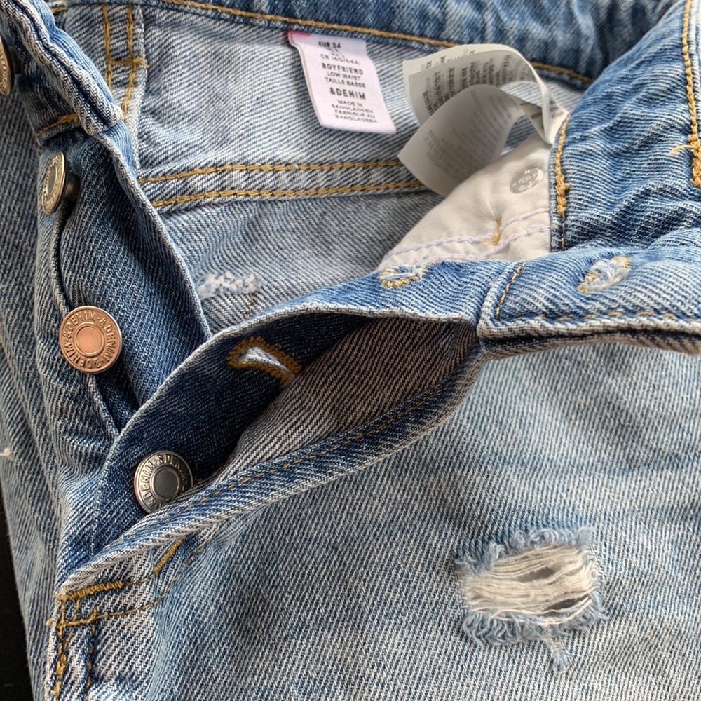 H&M Boyfriend jeans (US 2) - Picture 6 of 6